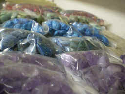 Mixed purple stones (principally natural agates an