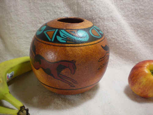 Mexican pot of horse motif; native style, small mo